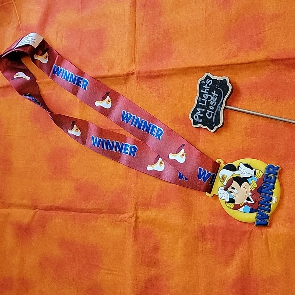Disney Cruise Line Minnie Mouse Winner Lanyard with Medallion